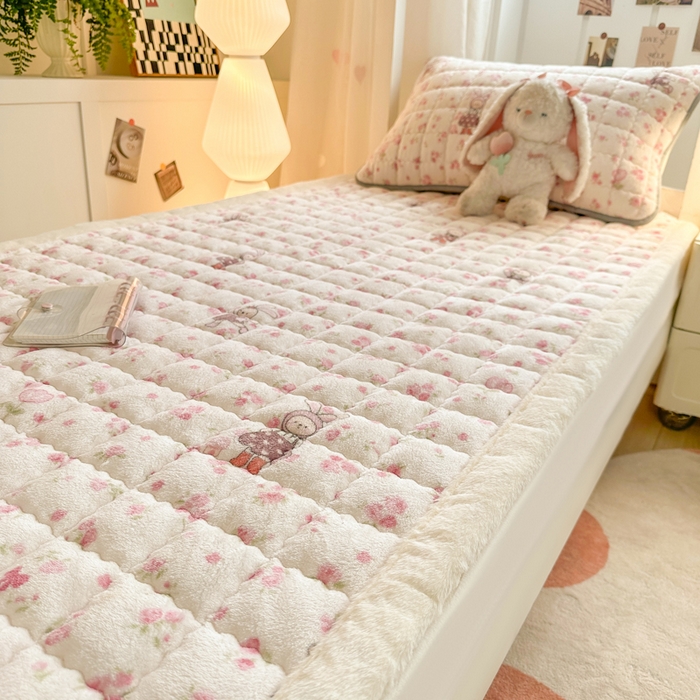 91家纺网 家纺一手货源 找家纺 韩巢家纺 2025款秋冬季上下铺牛奶绒床垫床护垫学生床褥子宿舍寝室床褥铺底 暖绒-小兔舞