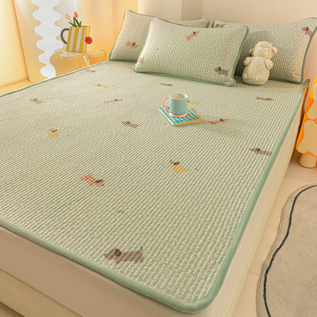 91家纺网 家纺一手货源 找家纺 恒尚居 2025新款A版全棉B版牛奶绒夹棉床褥垫A类四季可用学生床垫-秋冬款三件套系列二 布丁狗【A纯棉-B牛奶绒】