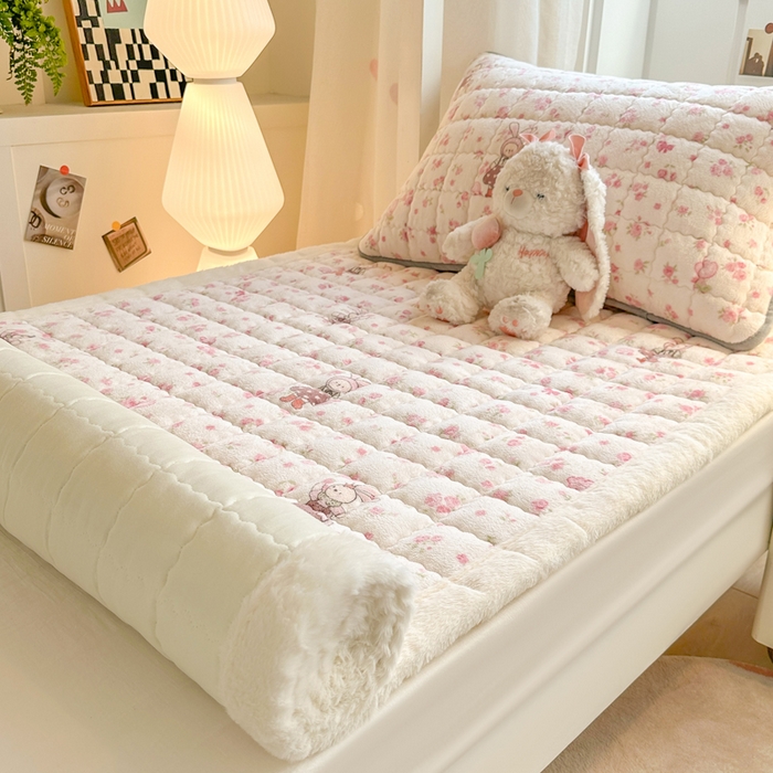 91家纺网 家纺一手货源 找家纺 韩巢家纺 2025款秋冬季上下铺牛奶绒床垫床护垫学生床褥子宿舍寝室床褥铺底 暖绒-小兔舞