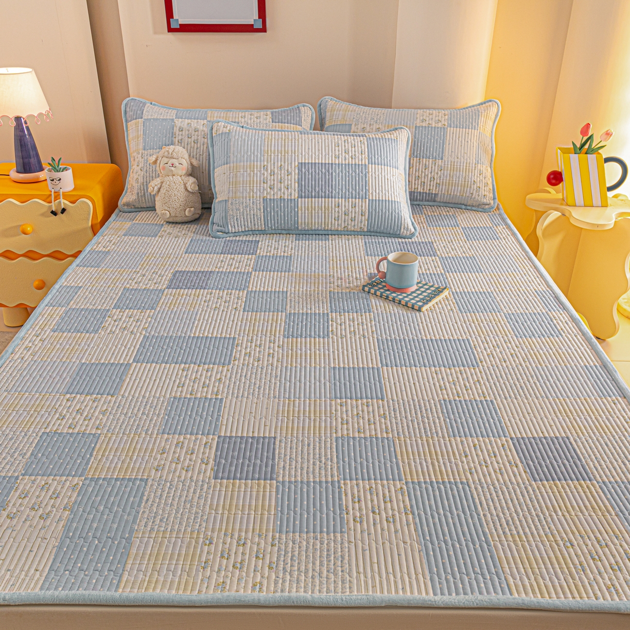 91家纺网 家纺一手货源 找家纺 恒尚居 2025新款A版全棉B版牛奶绒夹棉床褥垫A类四季可用学生床垫-秋冬款三件套系列三 芳菲-蓝【A纯棉-B牛奶绒】