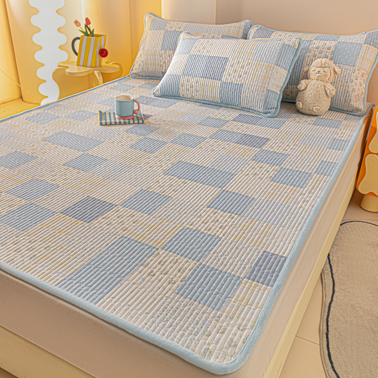 91家纺网 家纺一手货源 找家纺 恒尚居 2025新款A版全棉B版牛奶绒夹棉床褥垫A类四季可用学生床垫-秋冬款三件套系列三 芳菲-蓝【A纯棉-B牛奶绒】