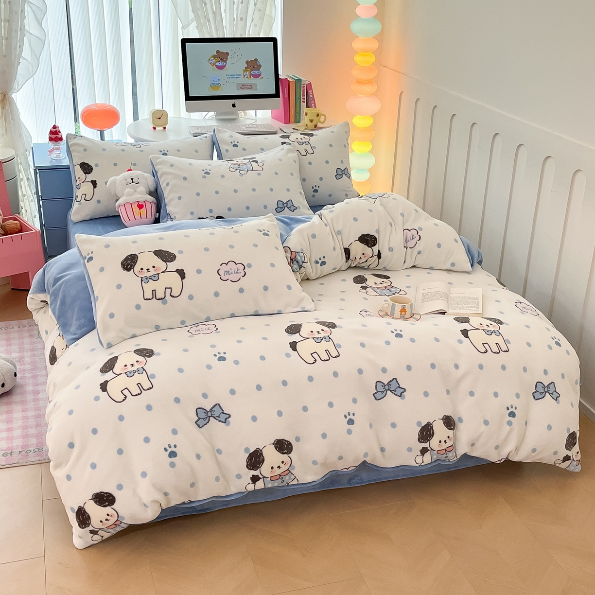 91家纺网 家纺一手货源 找家纺 启发 2025新款高克重小清新牛奶绒印花四件套 点点狗