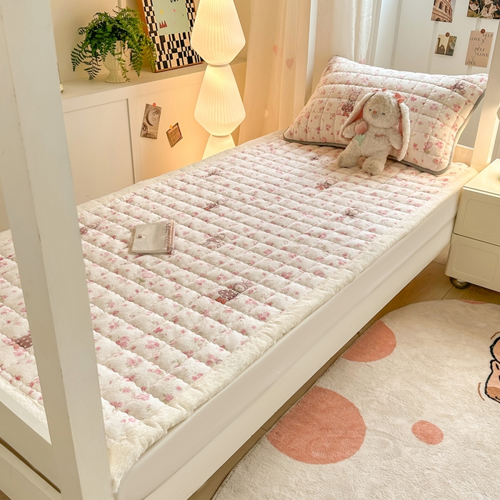 91家纺网 家纺一手货源 找家纺 韩巢家纺 2025款秋冬季上下铺牛奶绒床垫床护垫学生床褥子宿舍寝室床褥铺底 暖绒-小兔舞