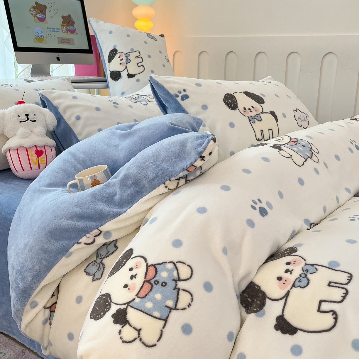 91家纺网 家纺一手货源 找家纺 启发 2025新款高克重小清新牛奶绒印花四件套 点点狗