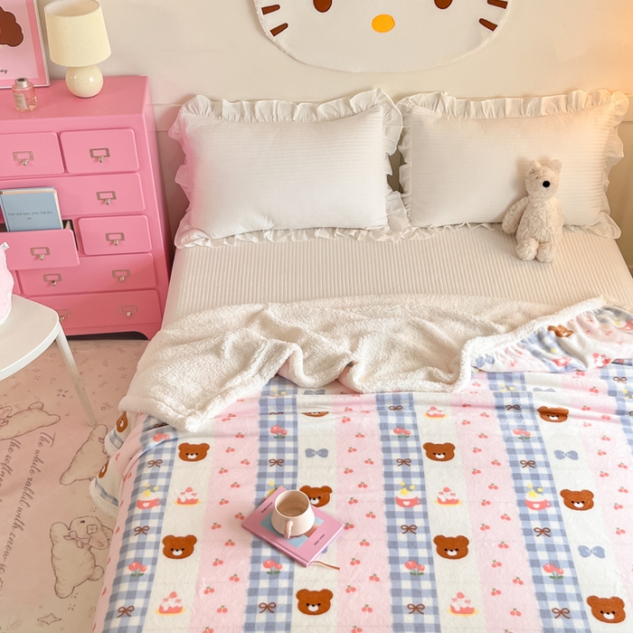 91家纺网 家纺一手货源 找家纺 川悦生活 2025新款牛奶绒羊羔绒毯子毛毯 毛毯奶朵布丁熊