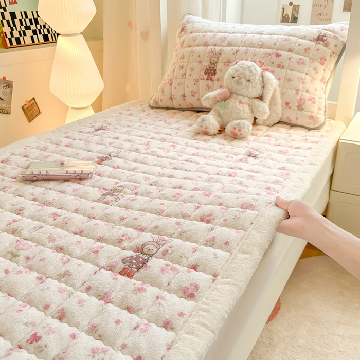 91家纺网 家纺一手货源 找家纺 韩巢家纺 2025款秋冬季上下铺牛奶绒床垫床护垫学生床褥子宿舍寝室床褥铺底 暖绒-小兔舞