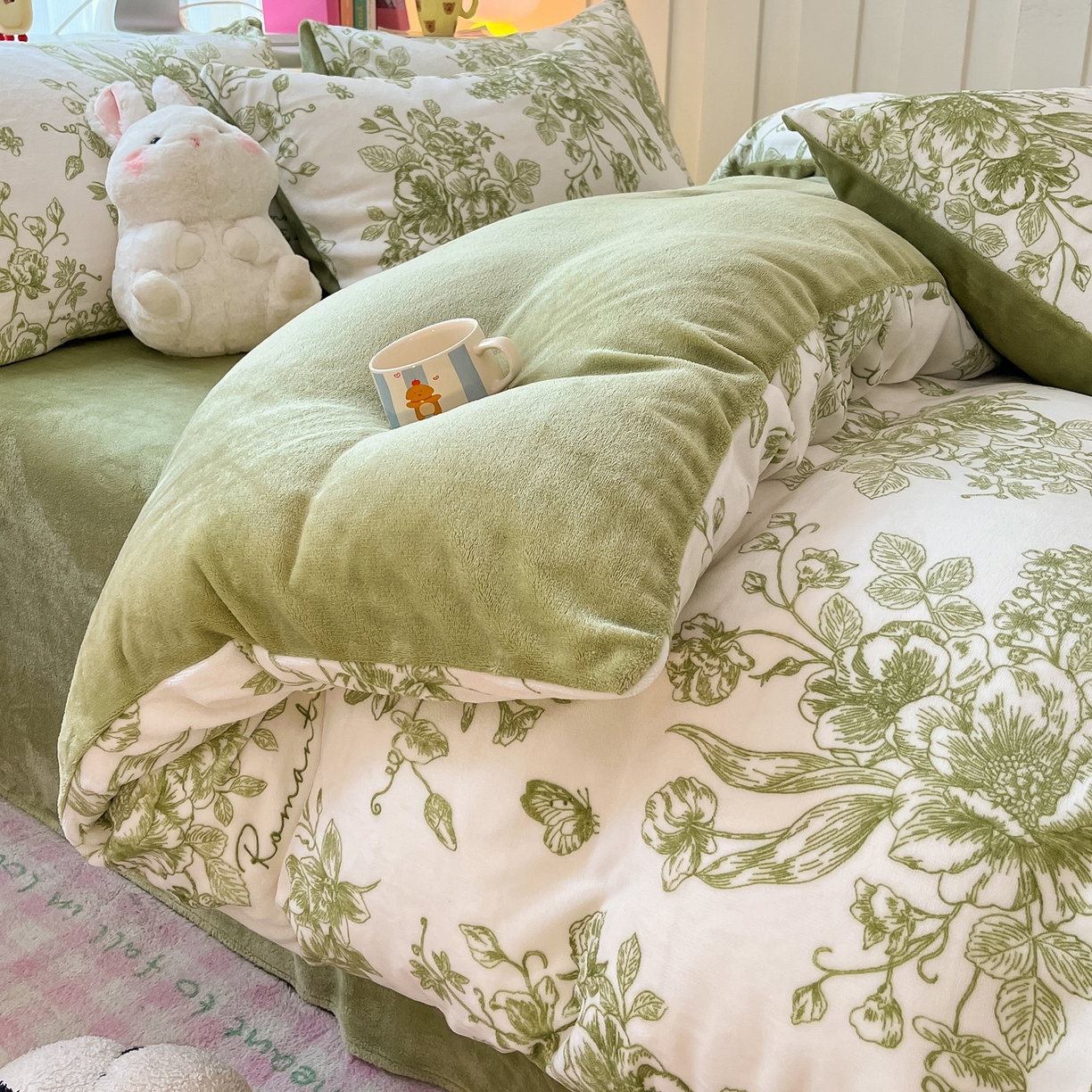 91家纺网 家纺一手货源 找家纺 启发 2025新款高克重小清新牛奶绒印花四件套 法式浪漫