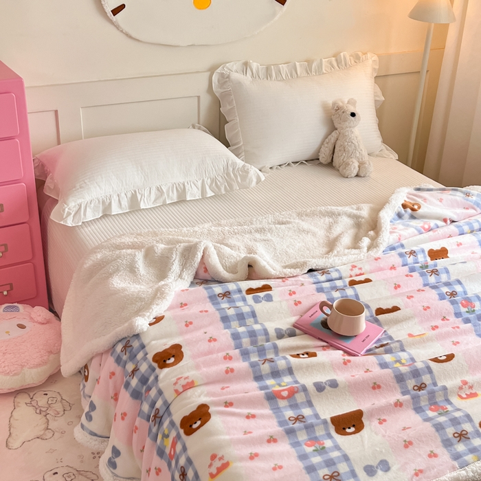 91家纺网 家纺一手货源 找家纺 川悦生活 2025新款牛奶绒羊羔绒毯子毛毯 毛毯奶朵布丁熊