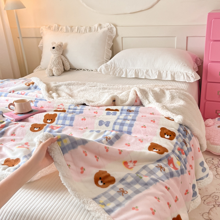 91家纺网 家纺一手货源 找家纺 川悦生活 2025新款牛奶绒羊羔绒毯子毛毯 毛毯奶朵布丁熊