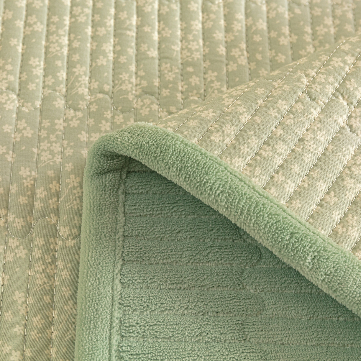 91家纺网 家纺一手货源 找家纺 恒尚居 2025新款A版全棉B版牛奶绒夹棉床褥垫A类四季可用学生床垫-秋冬款三件套系列一 布丁狗【A纯棉-B牛奶绒】