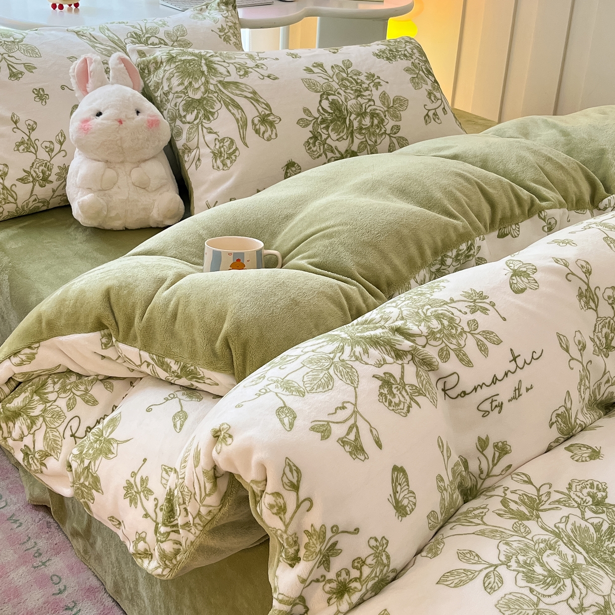 91家纺网 家纺一手货源 找家纺 启发 2025新款高克重小清新牛奶绒印花四件套 法式浪漫