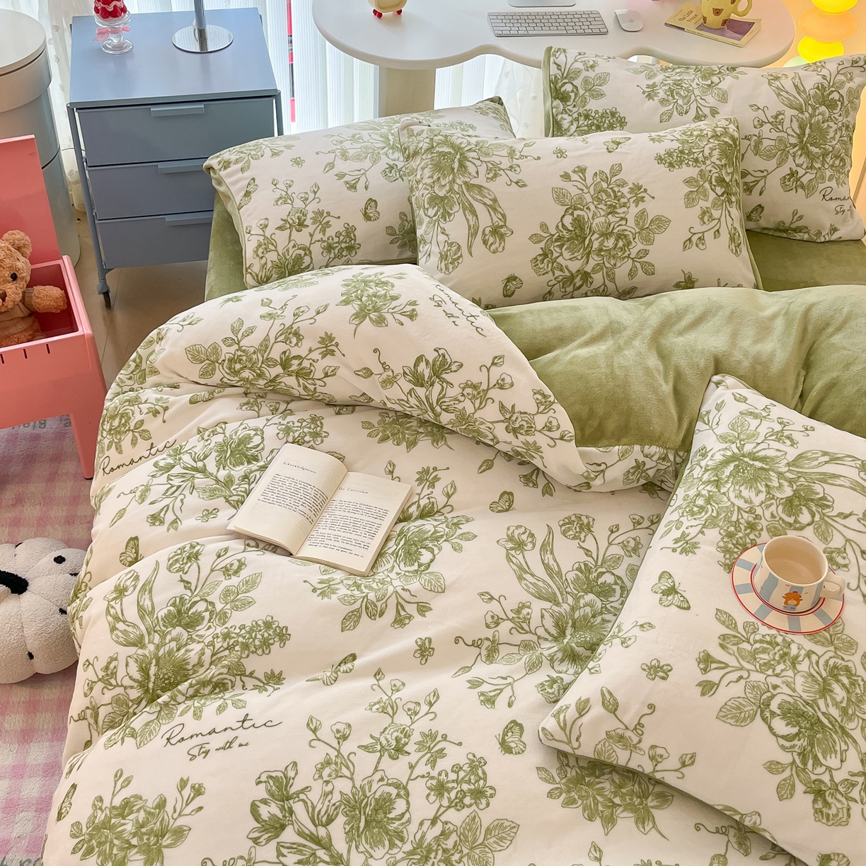 91家纺网 家纺一手货源 找家纺 启发 2025新款高克重小清新牛奶绒印花四件套 法式浪漫