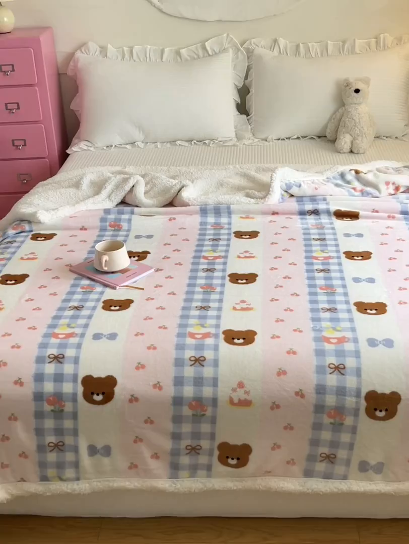 91家纺网 家纺一手货源 找家纺 川悦生活 2025新款牛奶绒羊羔绒毯子毛毯 毛毯奶朵布丁熊