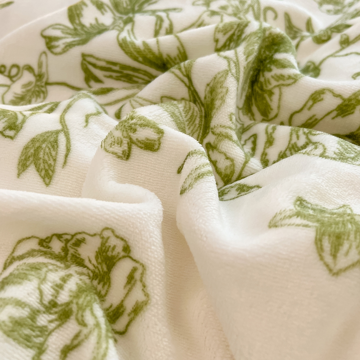 91家纺网 家纺一手货源 找家纺 启发 2025新款高克重小清新牛奶绒印花四件套 法式浪漫