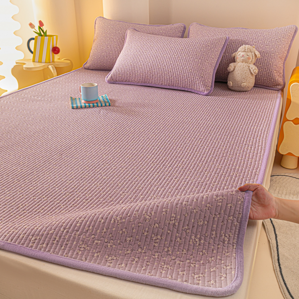 91家纺网 家纺一手货源 找家纺 恒尚居 2025新款A版全棉B版牛奶绒夹棉床褥垫A类四季可用学生床垫-秋冬款三件套系列三 花言【A纯棉-B牛奶绒】