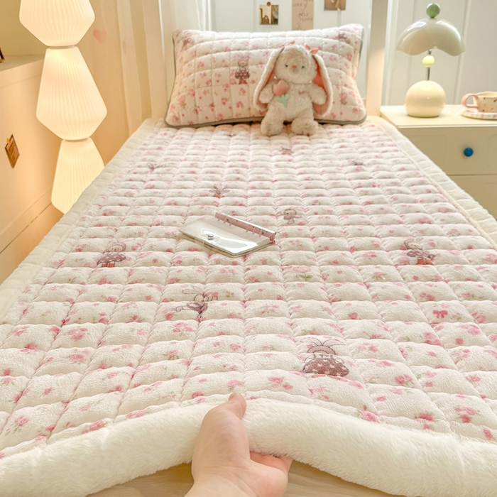 91家纺网 家纺一手货源 找家纺 韩巢家纺 2025款秋冬季上下铺牛奶绒床垫床护垫学生床褥子宿舍寝室床褥铺底 暖绒-小兔舞