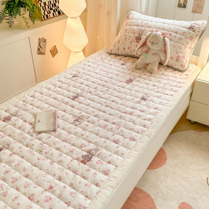 91家纺网 家纺一手货源 找家纺 韩巢家纺 2025款秋冬季上下铺牛奶绒床垫床护垫学生床褥子宿舍寝室床褥铺底 暖绒-小兔舞