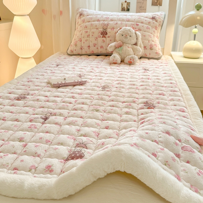 91家纺网 家纺一手货源 找家纺 韩巢家纺 2025款秋冬季上下铺牛奶绒床垫床护垫学生床褥子宿舍寝室床褥铺底 暖绒-小兔舞