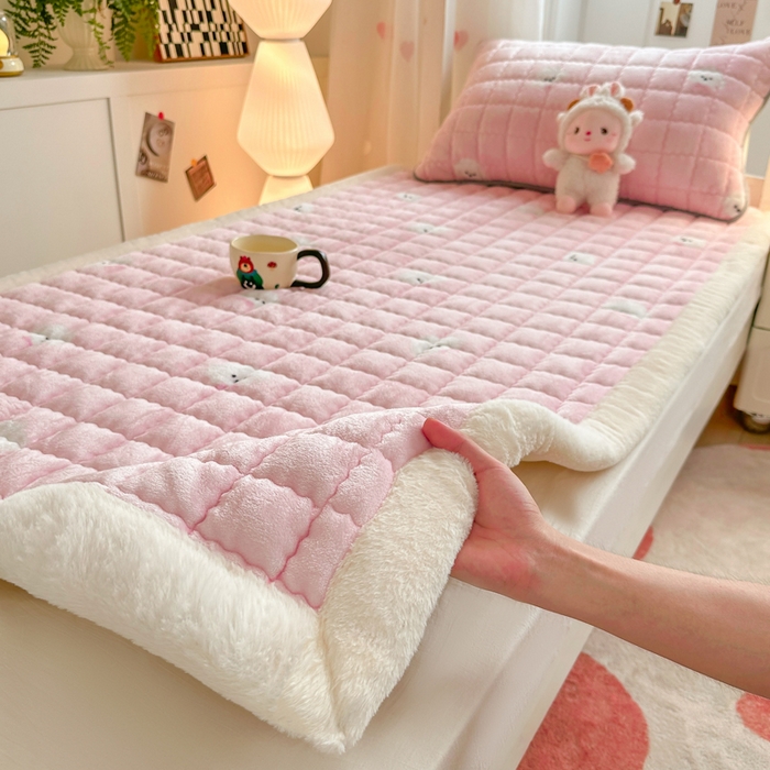 91家纺网 家纺一手货源 找家纺 韩巢家纺 2025款秋冬季上下铺牛奶绒床垫床护垫学生床褥子宿舍寝室床褥铺底 暖绒-绒绒小狗-粉