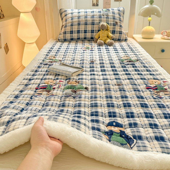 韩巢家纺 2025款秋冬季上下铺牛奶绒床垫床护垫学生床褥子宿舍寝室床褥铺底 暖绒-蓝格英伦熊