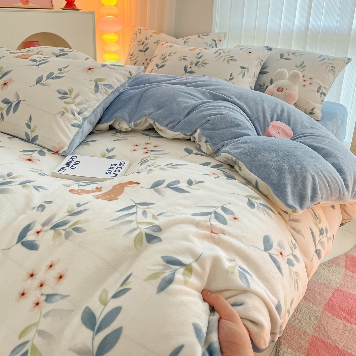 91家纺网 家纺一手货源 找家纺 启发 2025新款高克重小清新牛奶绒印花四件套 菲菲兔