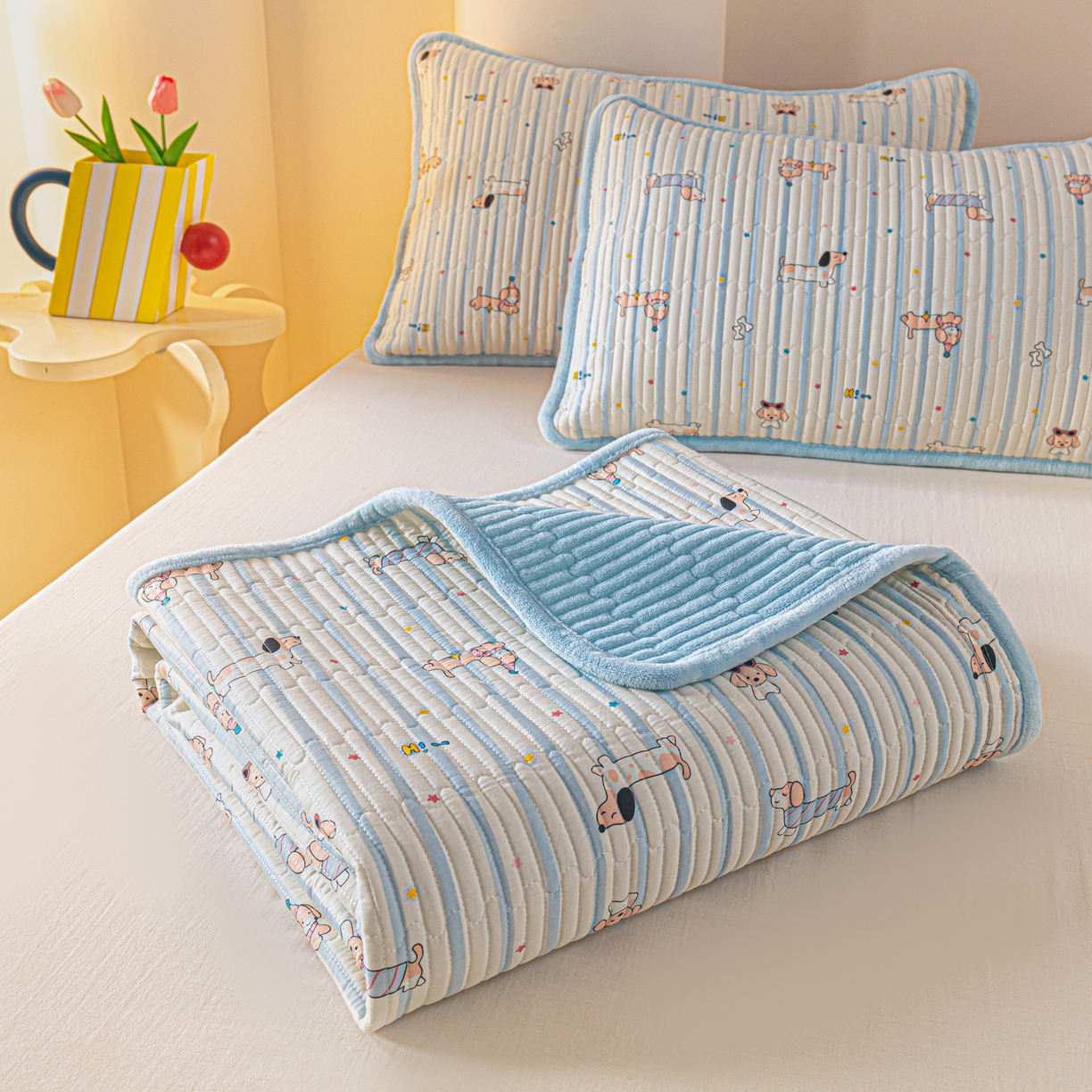 91家纺网 家纺一手货源 找家纺 恒尚居 2025新款A版全棉B版牛奶绒夹棉床褥垫A类四季可用学生床垫-秋冬款三件套系列一 机灵旺仔【A纯棉-B牛奶绒】