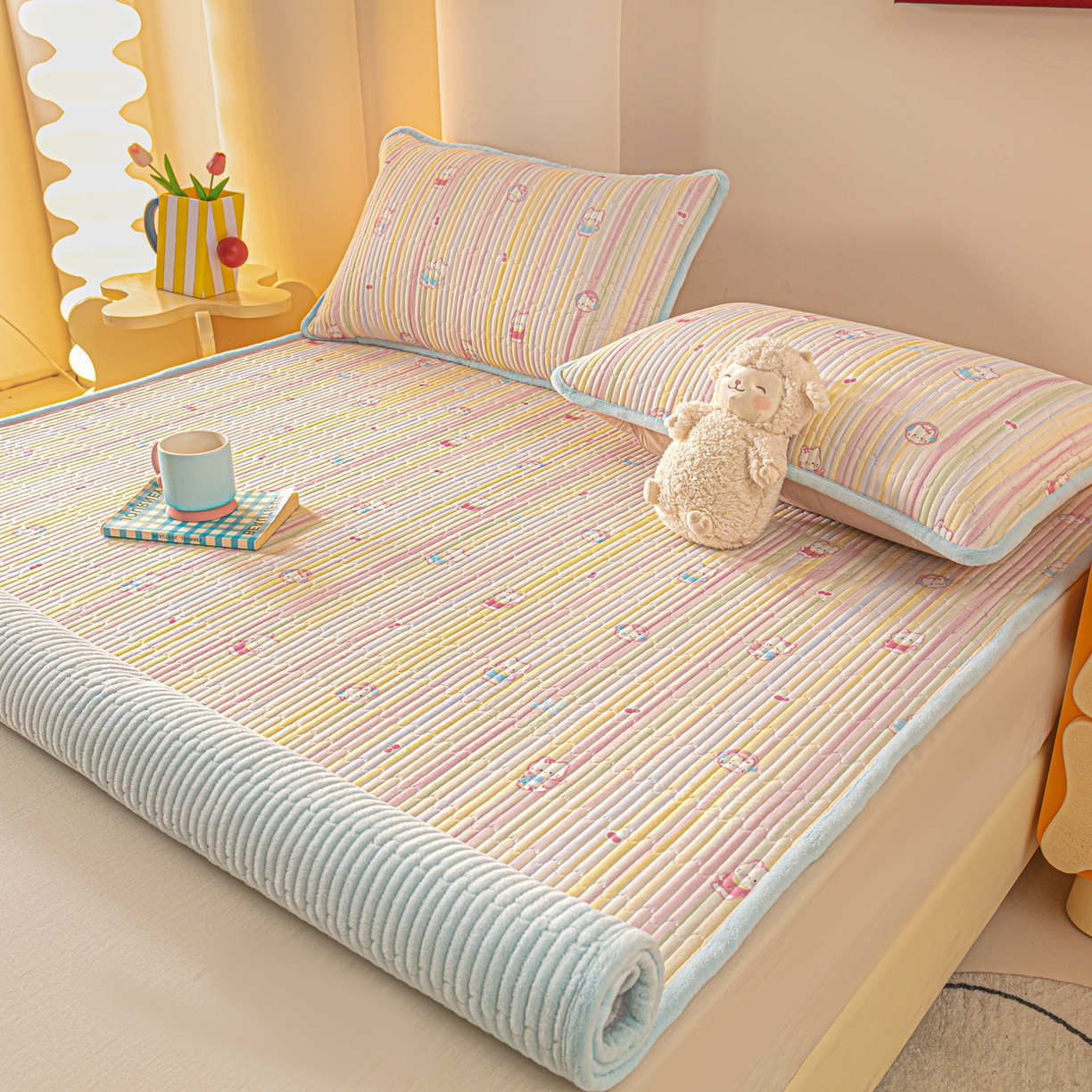 91家纺网 家纺一手货源 找家纺 恒尚居 2025新款A版全棉B版牛奶绒夹棉床褥垫A类四季可用学生床垫-秋冬款三件套系列二 彩虹猫【A纯棉-B牛奶绒】