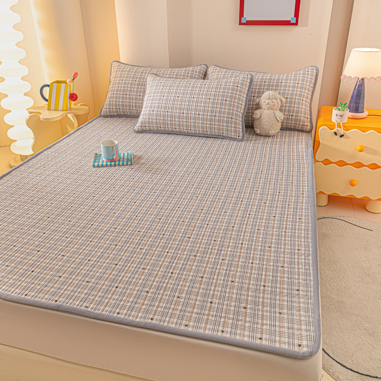 91家纺网 家纺一手货源 找家纺 恒尚居 2025新款A版全棉B版牛奶绒夹棉床褥垫A类四季可用学生床垫-秋冬款三件套系列三 简格调【A纯棉-B牛奶绒】