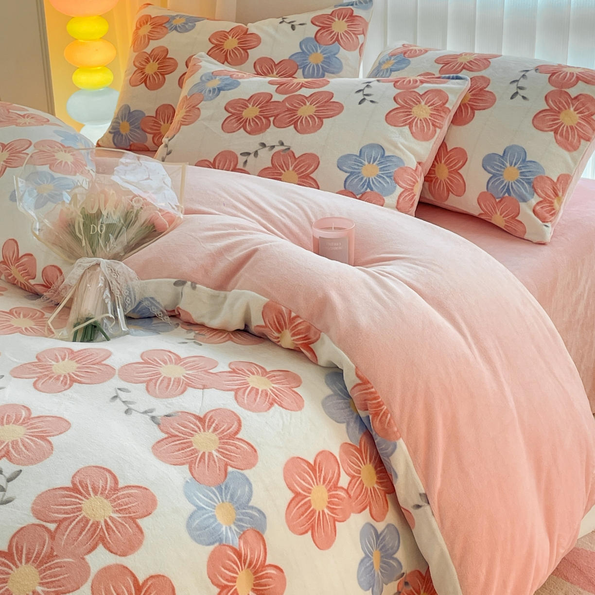 91家纺网 家纺一手货源 找家纺 启发 2025新款高克重小清新牛奶绒印花四件套 花环