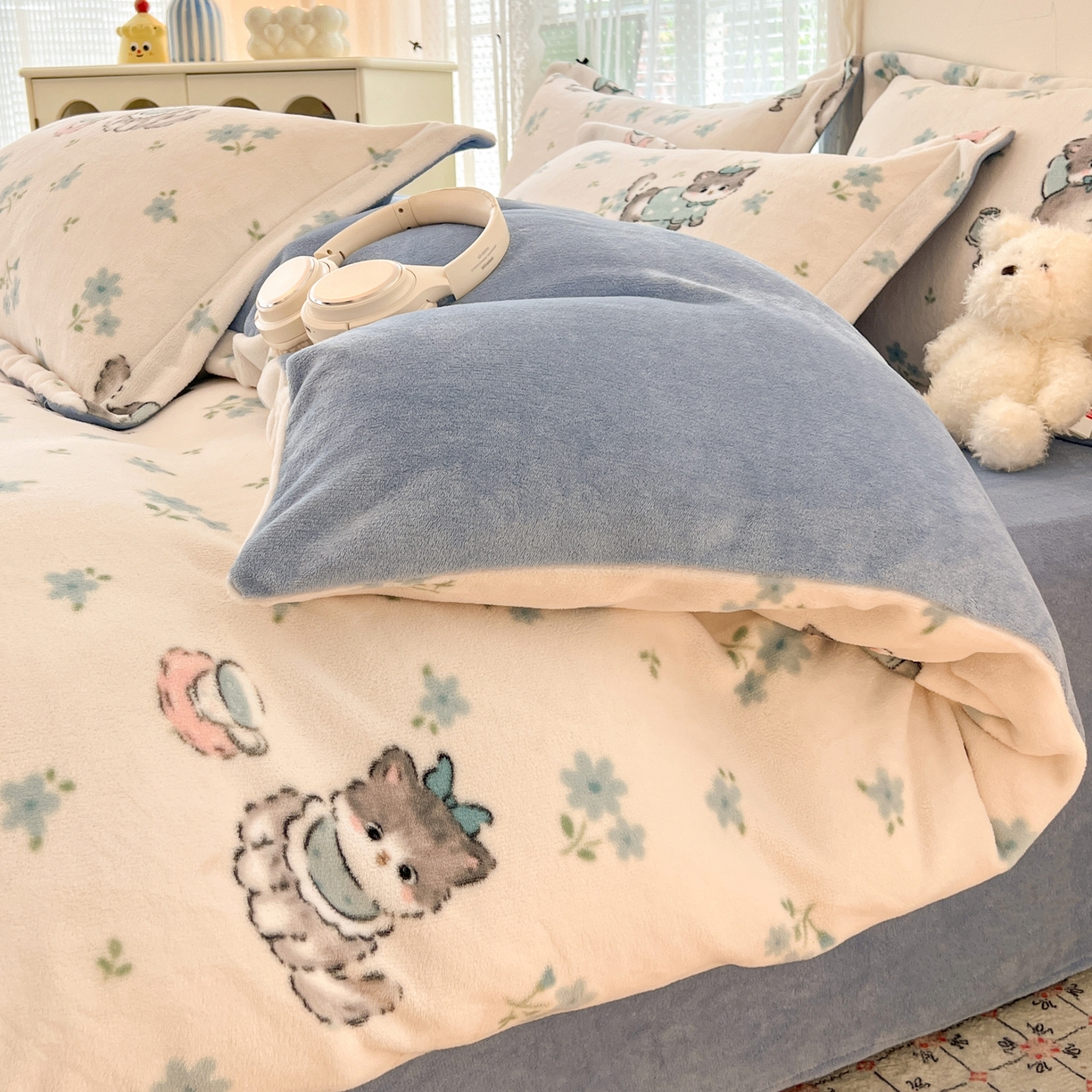 91家纺网 家纺一手货源 找家纺 启发 2025新款高克重小清新牛奶绒印花四件套 花精灵