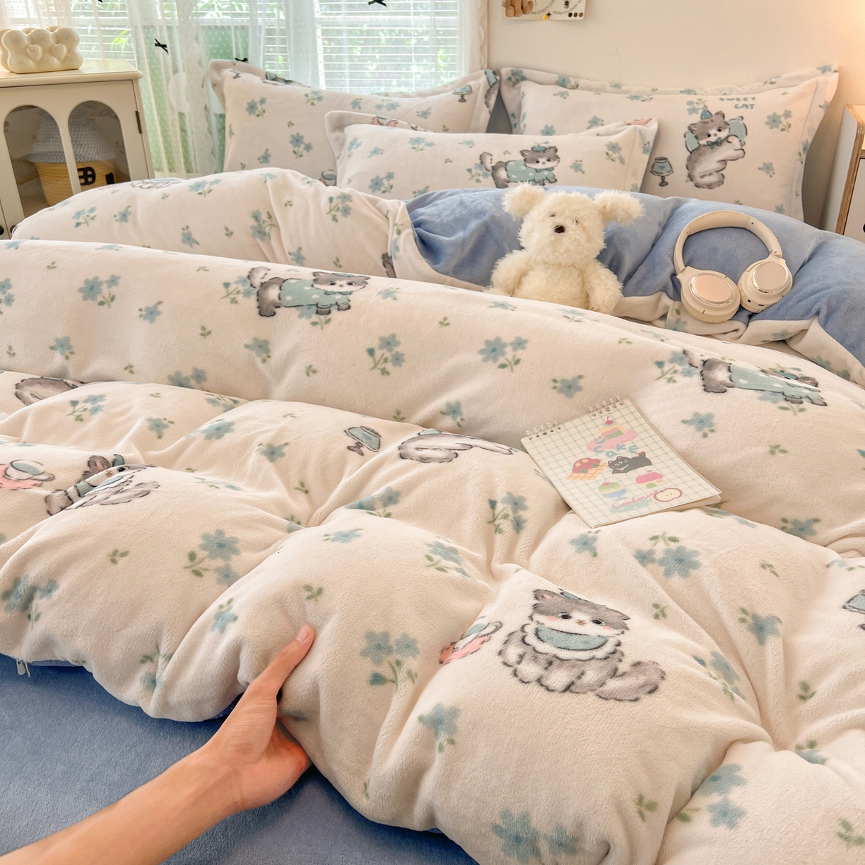 91家纺网 家纺一手货源 找家纺 启发 2025新款高克重小清新牛奶绒印花四件套 花精灵