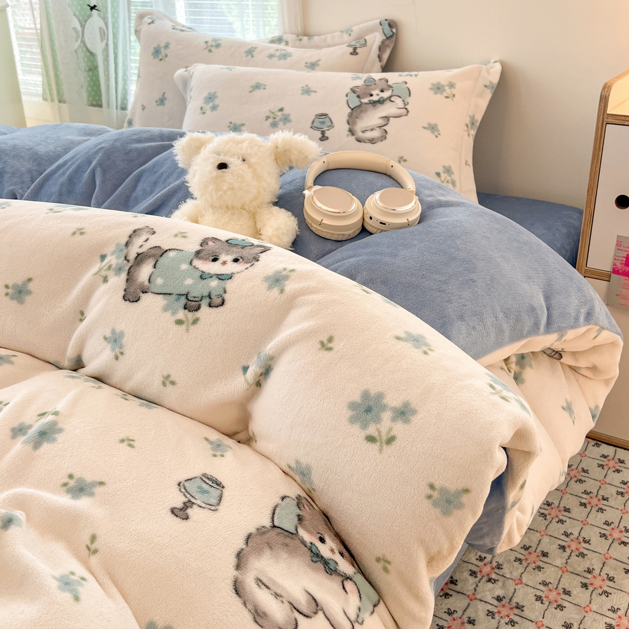 91家纺网 家纺一手货源 找家纺 启发 2025新款高克重小清新牛奶绒印花四件套 花精灵