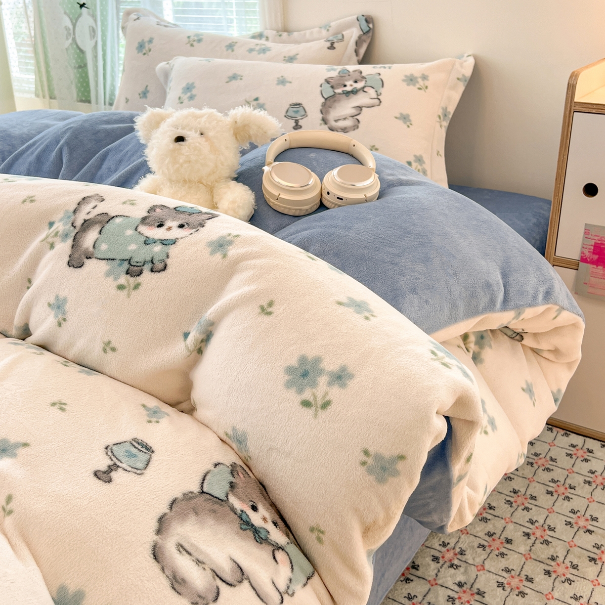 91家纺网 家纺一手货源 找家纺 启发 2025新款高克重小清新牛奶绒印花四件套 花精灵