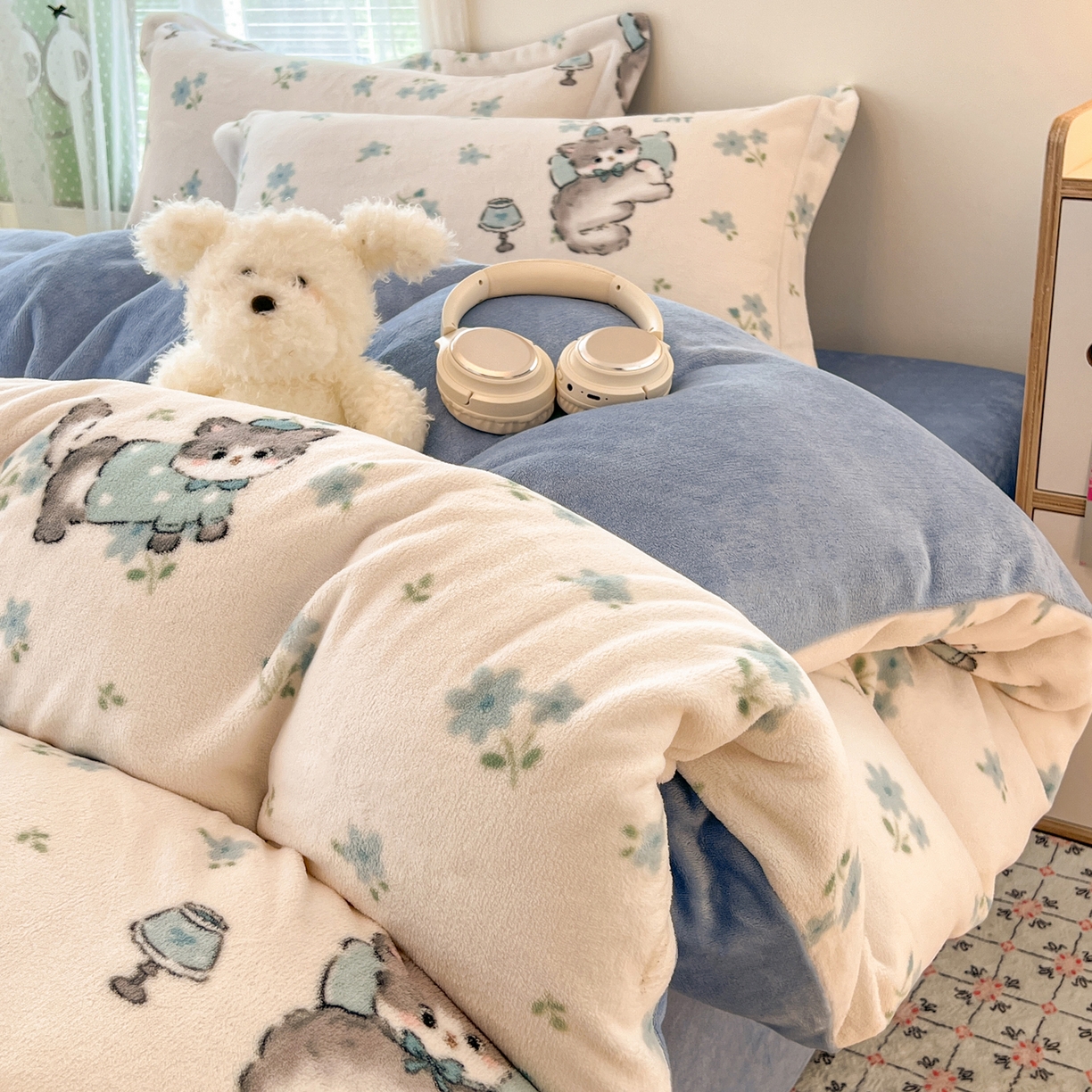 91家纺网 家纺一手货源 找家纺 启发 2025新款高克重小清新牛奶绒印花四件套 花精灵