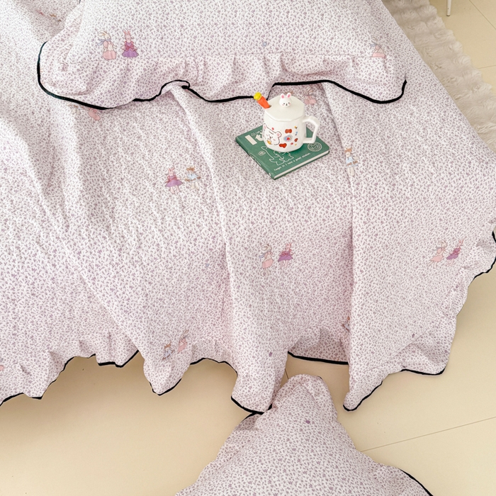 91家纺网 家纺一手货源 找家纺 小萌虎 2025新款A类云感原麻双层纱花边床盖三件套 寻梦紫【花边款】