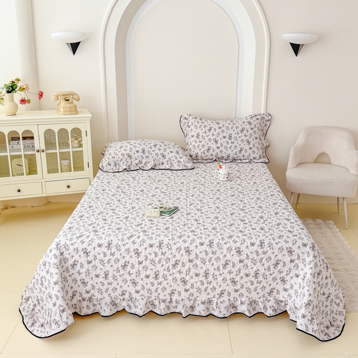 91家纺网 家纺一手货源 找家纺 小萌虎 2025新款A类云感原麻双层纱花边床盖三件套 浅画【花边款】