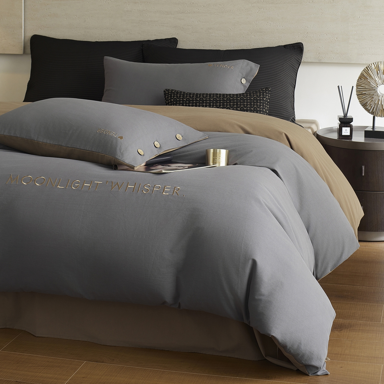 91家纺网 家纺一手货源 找家纺 艾咪-Amy ntmy 2025轻奢高级感纽扣款全棉纯棉加厚磨毛刺绣四件套 漫月灰咖