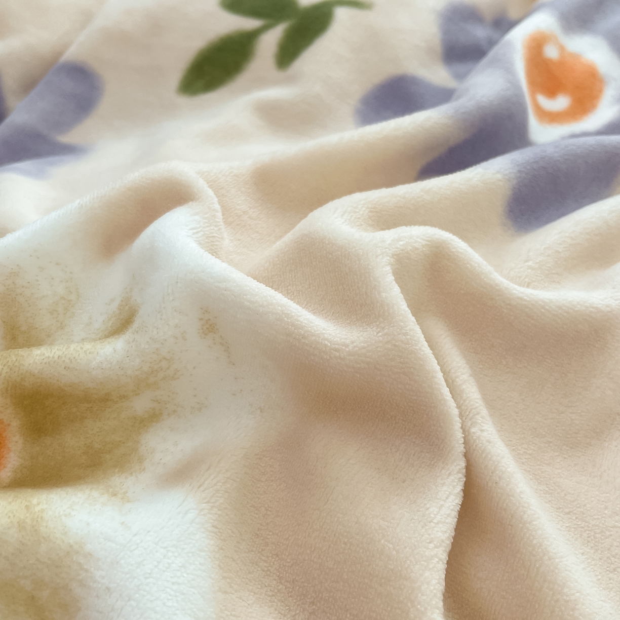 91家纺网 家纺一手货源 找家纺 启发 2025新款高克重小清新牛奶绒印花四件套 花开似锦