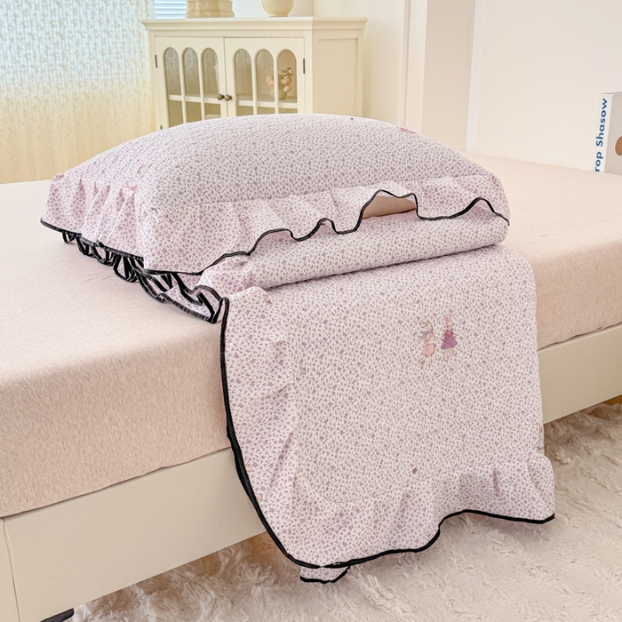 91家纺网 家纺一手货源 找家纺 小萌虎 2025新款A类云感原麻双层纱花边床盖三件套 寻梦紫【花边款】