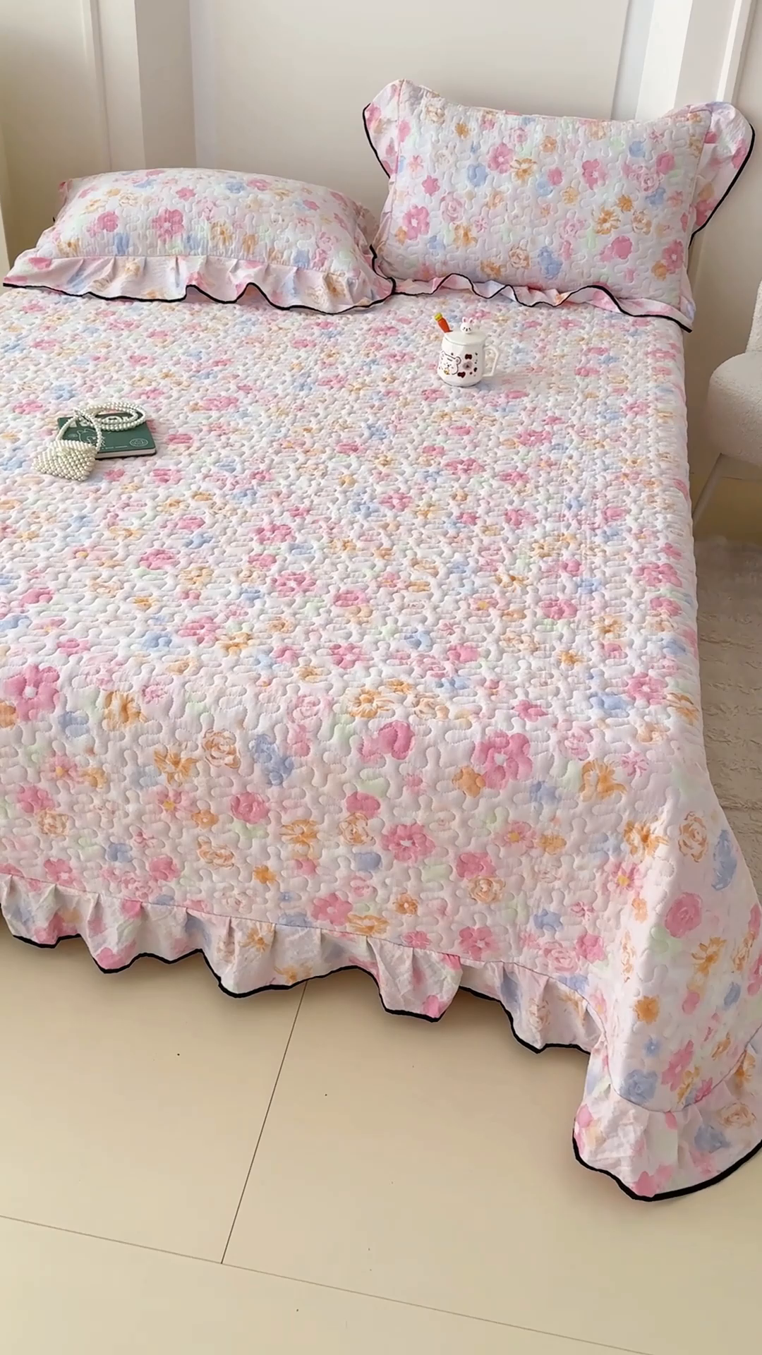 91家纺网 家纺一手货源 找家纺 小萌虎 2025新款A类云感原麻双层纱花边床盖三件套 木兮【花边款】