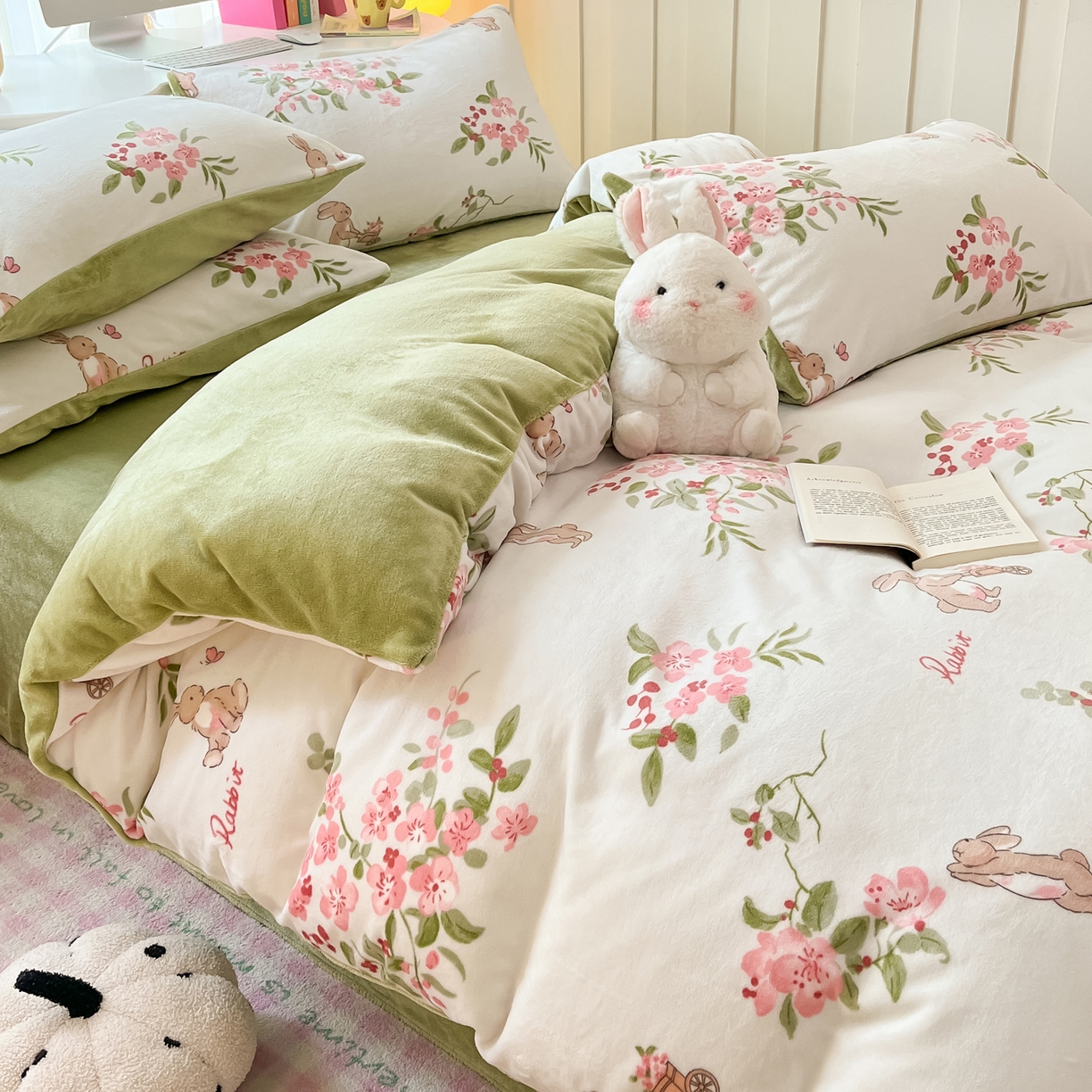 91家纺网 家纺一手货源 找家纺 启发 2025新款高克重小清新牛奶绒印花四件套 花之恋