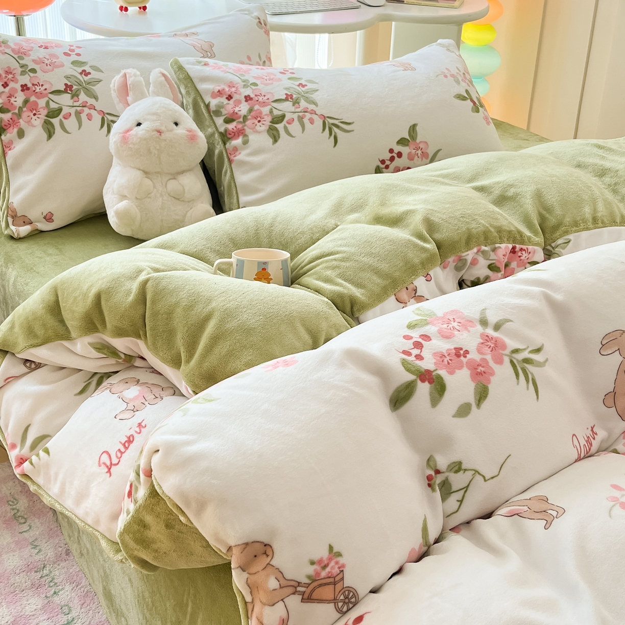 91家纺网 家纺一手货源 找家纺 启发 2025新款高克重小清新牛奶绒印花四件套 花之恋