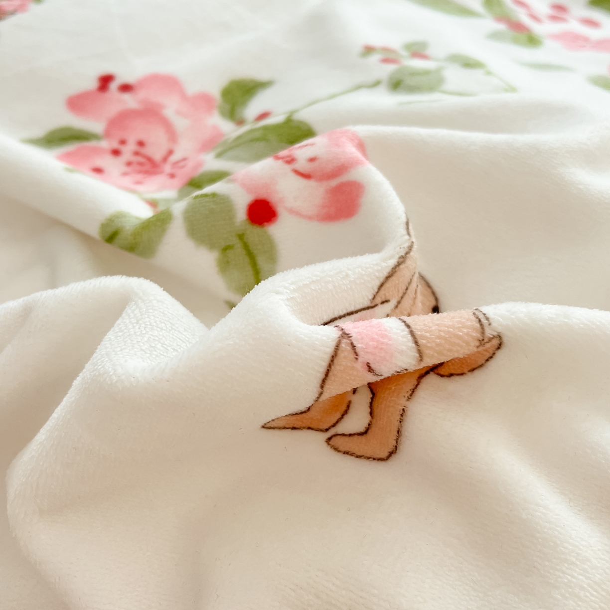 91家纺网 家纺一手货源 找家纺 启发 2025新款高克重小清新牛奶绒印花四件套 花之恋