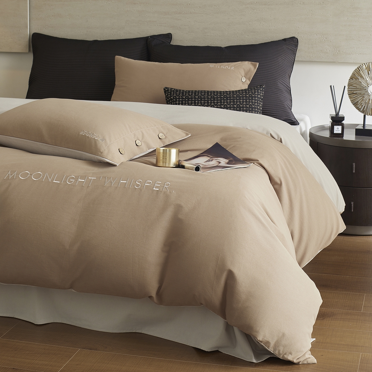 91家纺网 家纺一手货源 找家纺 艾咪-Amy ntmy 2025轻奢高级感纽扣款全棉纯棉加厚磨毛刺绣四件套 漫月咖米