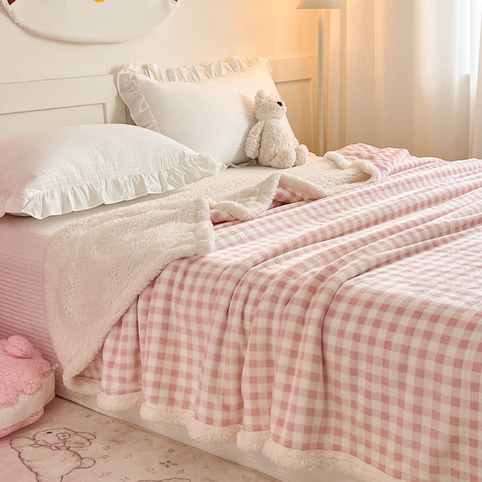 91家纺网 家纺一手货源 找家纺 川悦生活 2025新款牛奶绒羊羔绒毯子毛毯 毛毯小屋格格奶粉