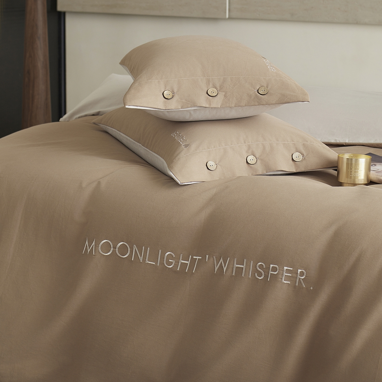 91家纺网 家纺一手货源 找家纺 艾咪-Amy ntmy 2025轻奢高级感纽扣款全棉纯棉加厚磨毛刺绣四件套 漫月咖米