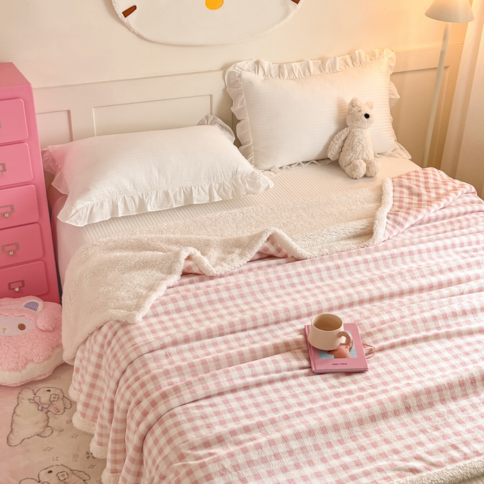 91家纺网 家纺一手货源 找家纺 川悦生活 2025新款牛奶绒羊羔绒毯子毛毯 毛毯小屋格格奶粉