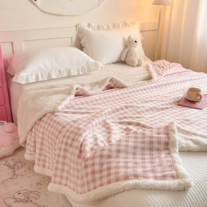 91家纺网 家纺一手货源 找家纺 川悦生活 2025新款牛奶绒羊羔绒毯子毛毯 毛毯小屋格格奶粉