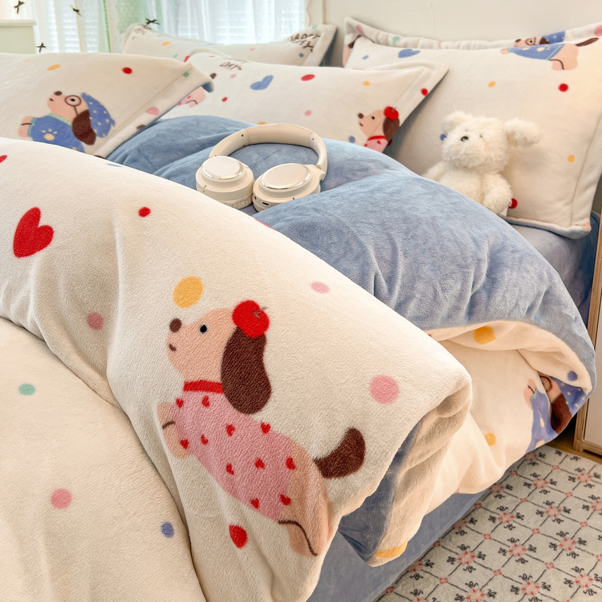 启发 2025新款高克重小清新牛奶绒印花四件套 欢乐小狗