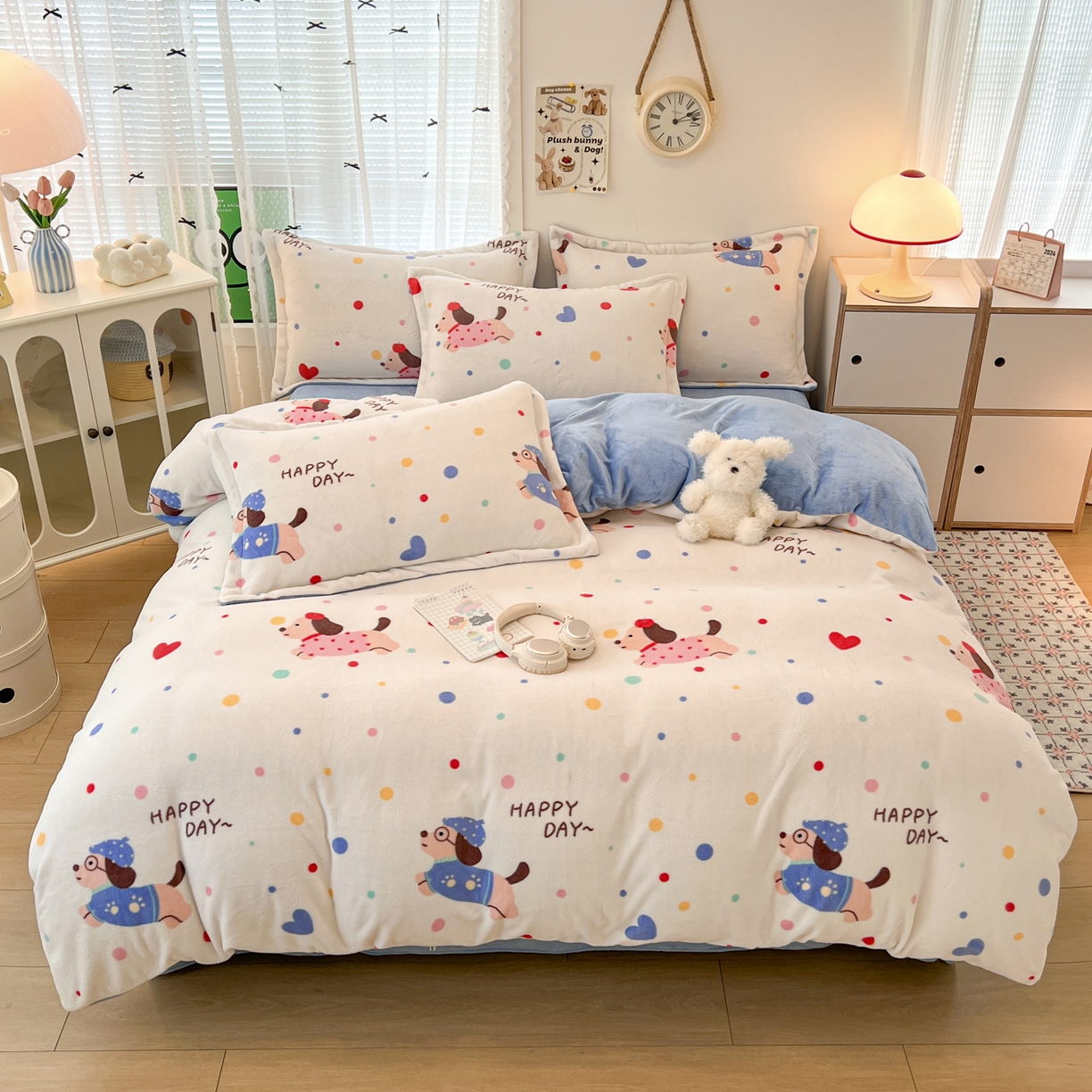 91家纺网 家纺一手货源 找家纺 启发 2025新款高克重小清新牛奶绒印花四件套 欢乐小狗